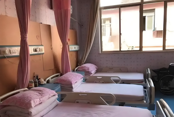 深圳市区内怎么转户口_演硬汉成名却情路坎坷，8年不敢谈恋爱，遇小10岁的她成宠妻狂魔 并说部下己的是自程某